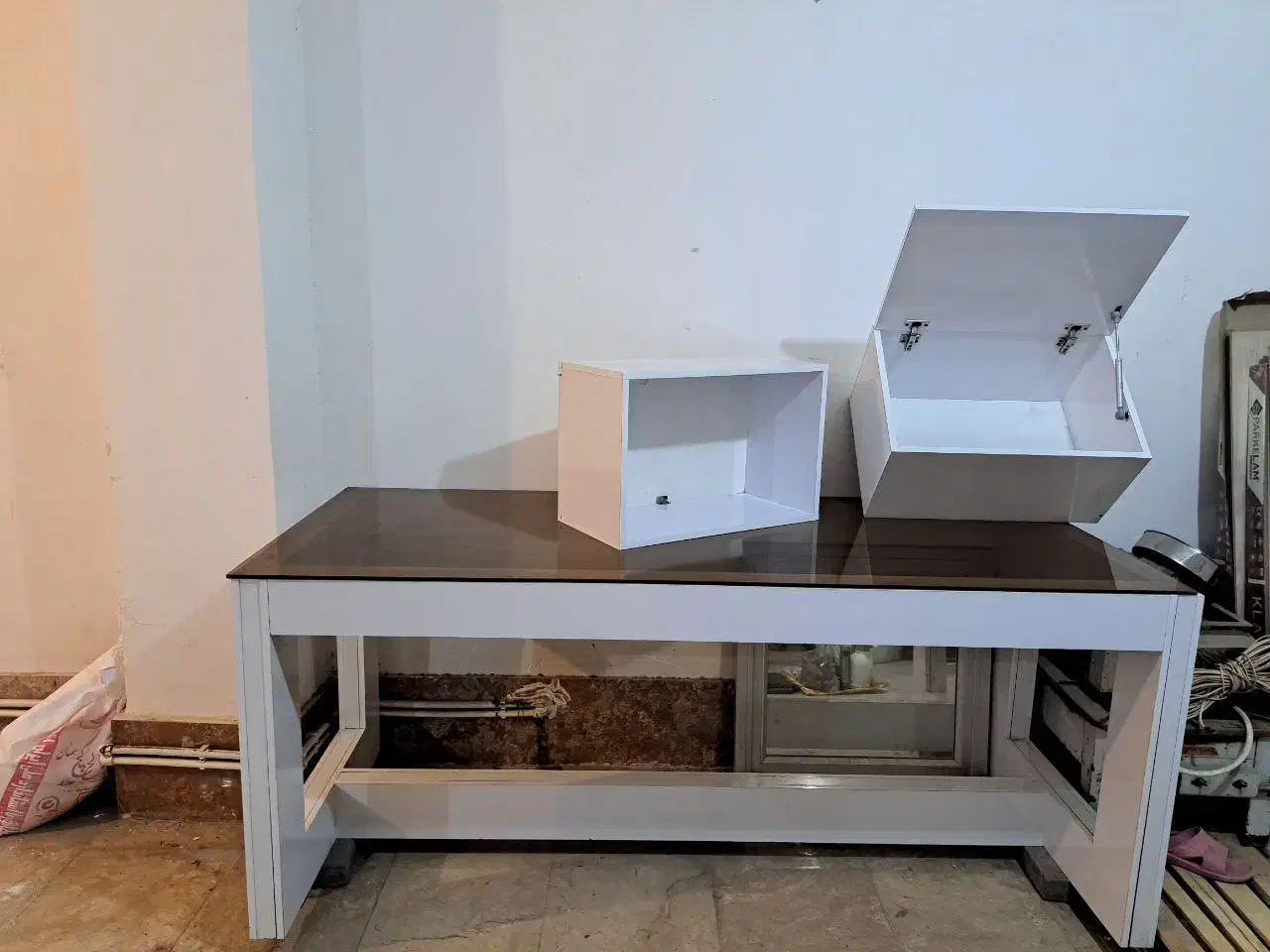 میز ام دی اف رویه شیشه|دفتر کار|قره ضیاالدین, |دیوار