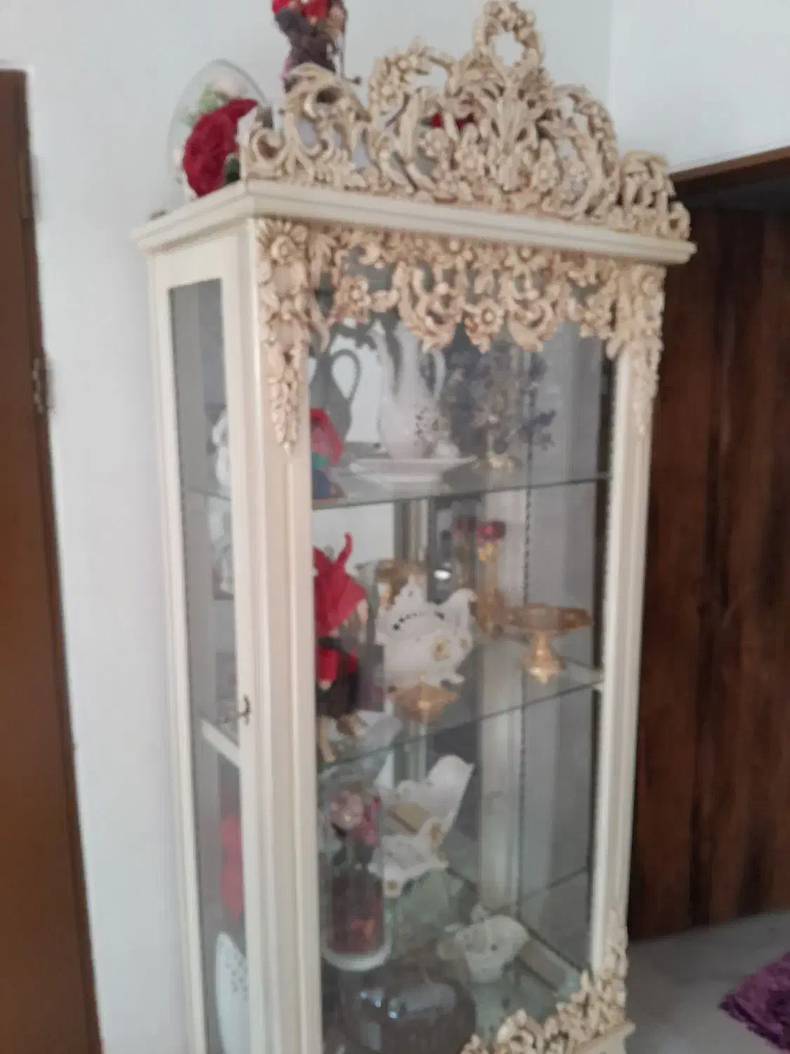 ویترین تمیز ابعاد ارتفاع ۲متر پهنا ۸۰|بوفه، ویترین، کنسول|رشت, سلیمانداراب|دیوار