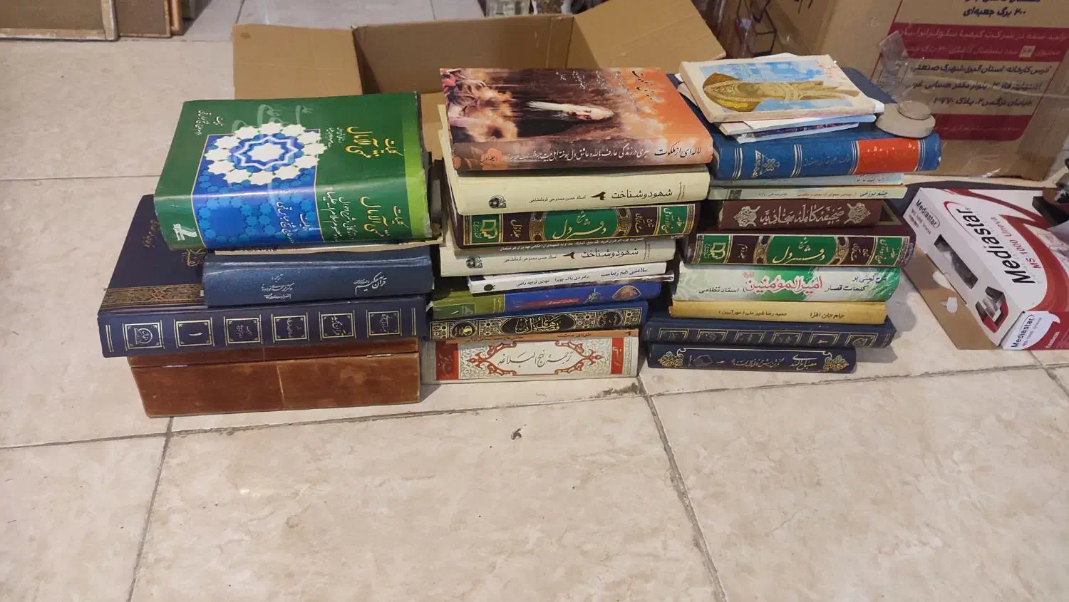 20جلد کناب|کتاب و مجله تاریخی|تهران, شهران شمالی|دیوار