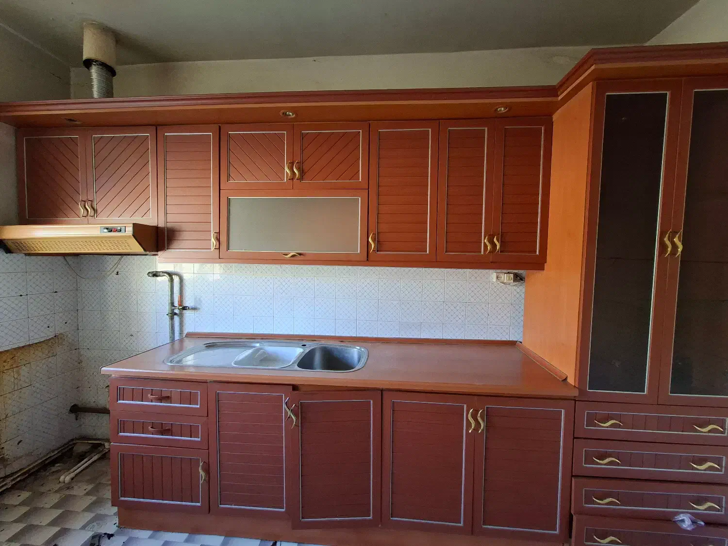 کابینت در حد نو سالم|مصالح و تجهیزات ساختمان|میاندوآب, |دیوار