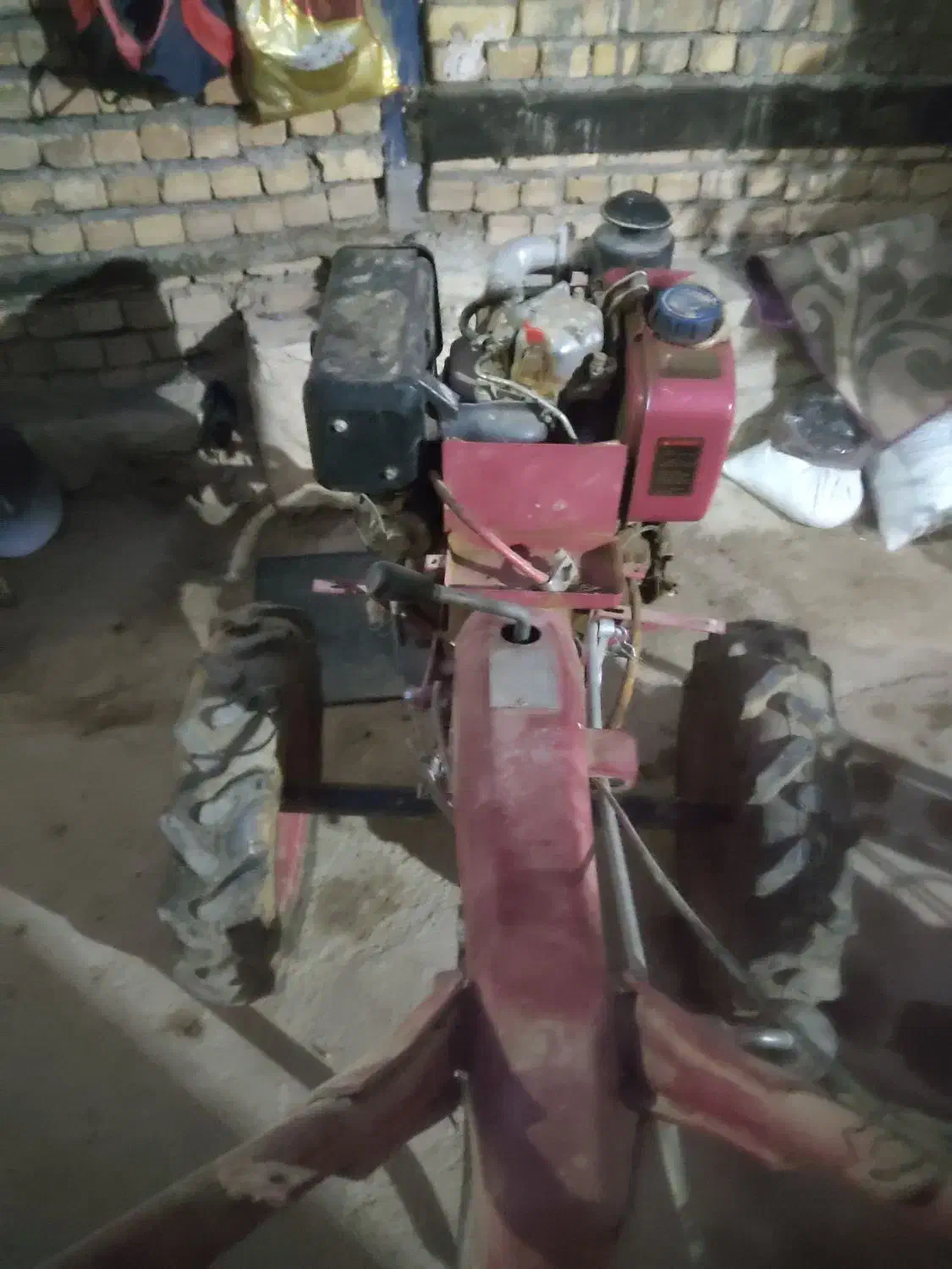 تیلر 10اسب|ماشین‌آلات صنعتی|خنداب, |دیوار