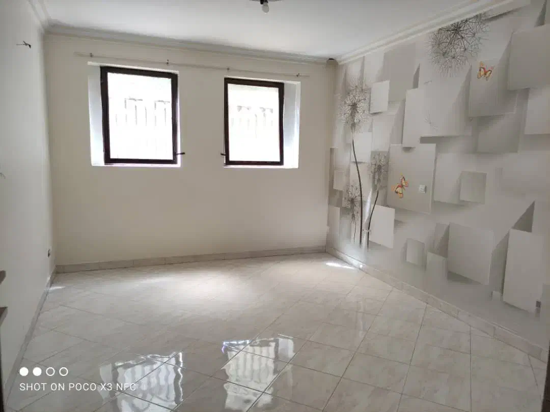 میدان هلال‌احمر ۶۰متر دو خواب