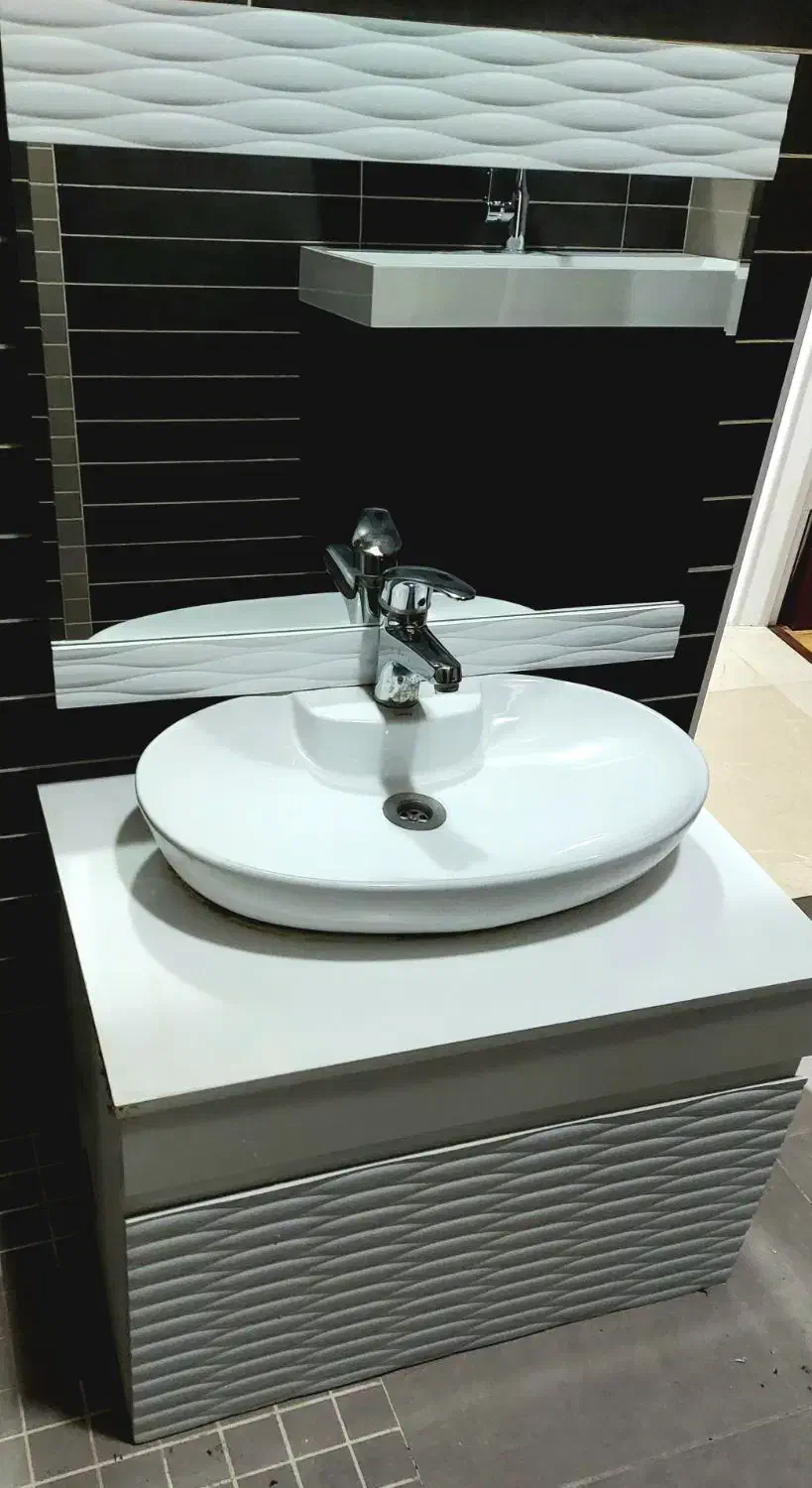 روشویی، کمد و آینه|لوازم سرویس بهداشتی|تهران, اختیاریه|دیوار