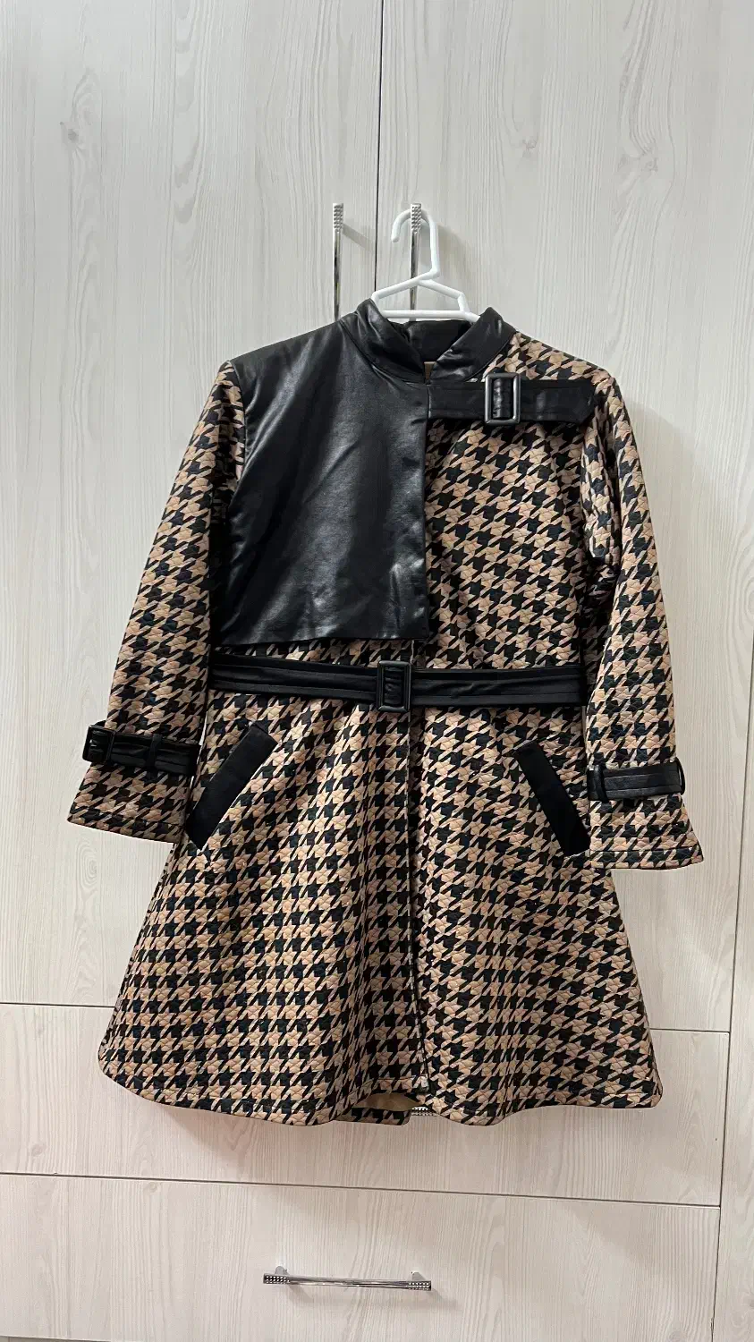 پالتو نسکافه ای ترکیب با چرم سایز ۳۶-۳۸ نو|لباس|قم, جمکران|دیوار