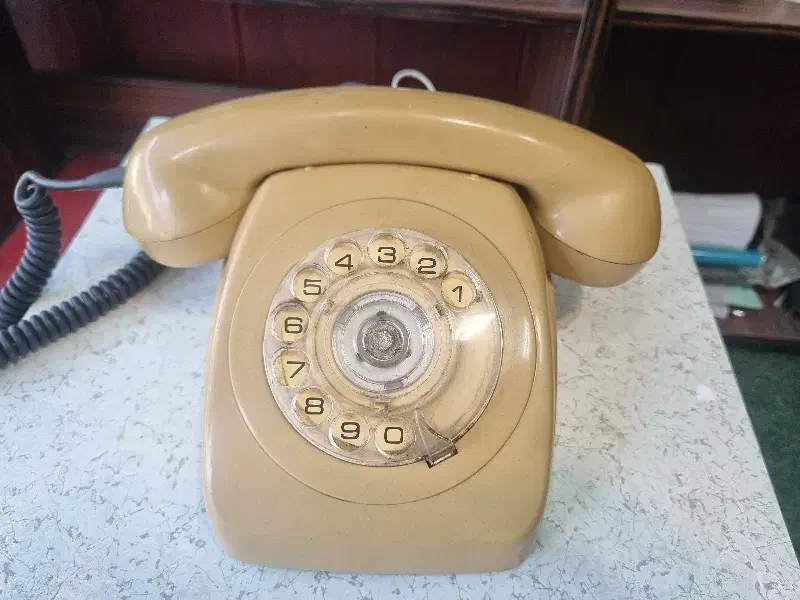 تلفن قدیمی|کلکسیون و سرگرمی|رشت, پیرسرا|دیوار