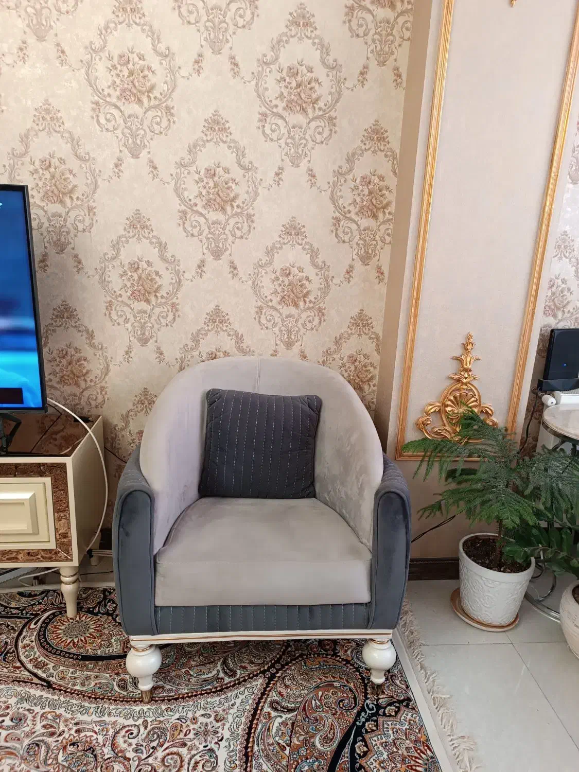 یک دست مبلمان هشت نفره|مبلمان خانگی و میز عسلی|قزوین, |دیوار