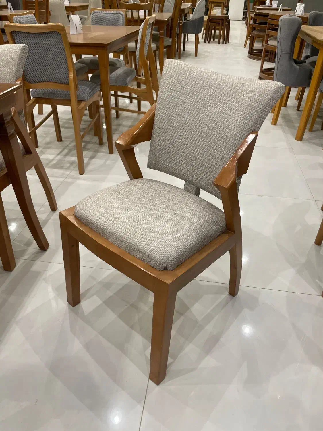 ناهار خوری پیچک گالری سرو|میز و صندلی غذاخوری|مشهد, گرجی علیا|دیوار