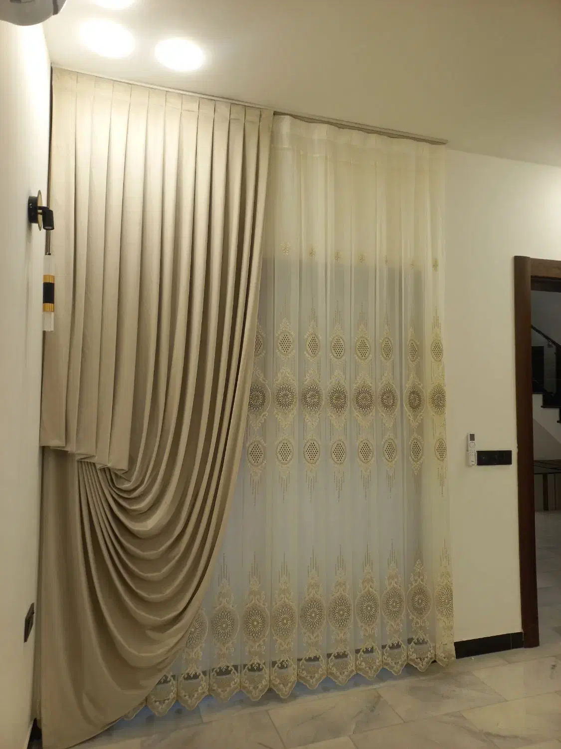 پرده فروشی سیار  (دوخت،نصب،تعمیر)|پرده، رانر، رومیزی|قم, جهان بینی|دیوار