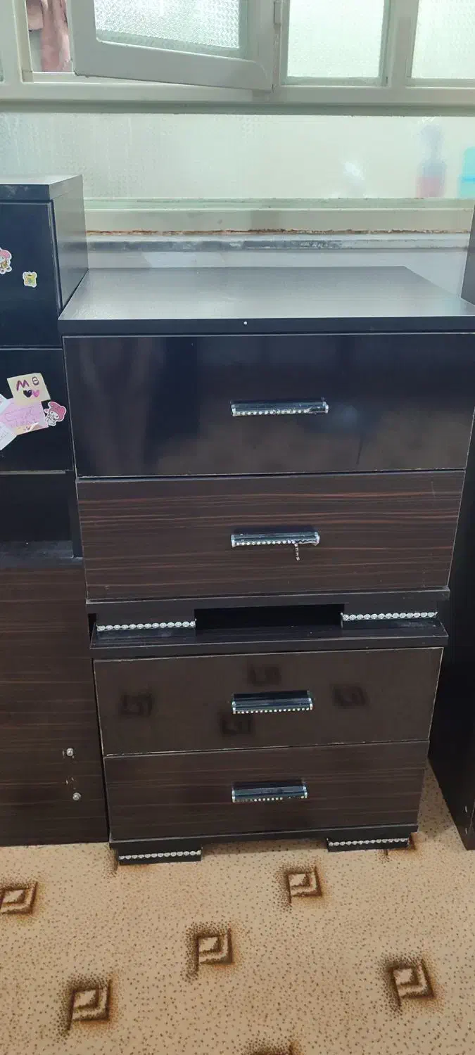 تختخواب دو نفره بهمراه میز توالت و پا تختی|تخت و سرویس خواب|رامهرمز, |دیوار