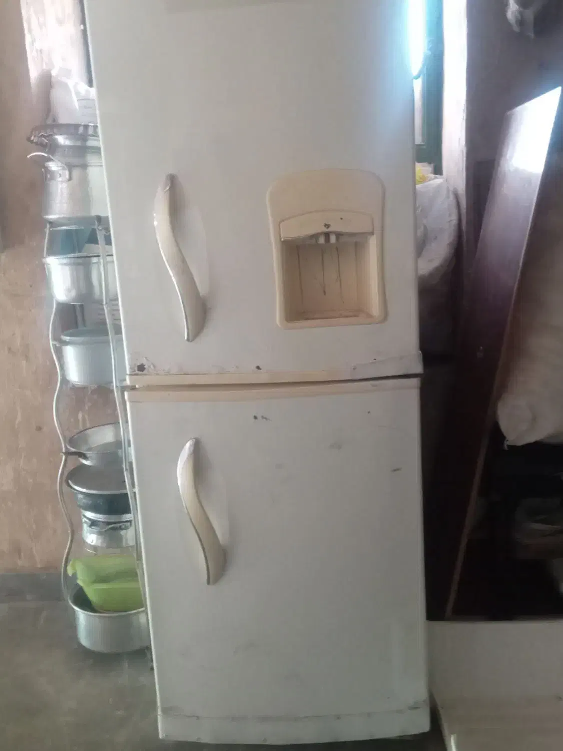 دوعدد یخچال قدیمی یک عدد تلویزیون|تلویزیون و پروژکتور|ایذه, |دیوار