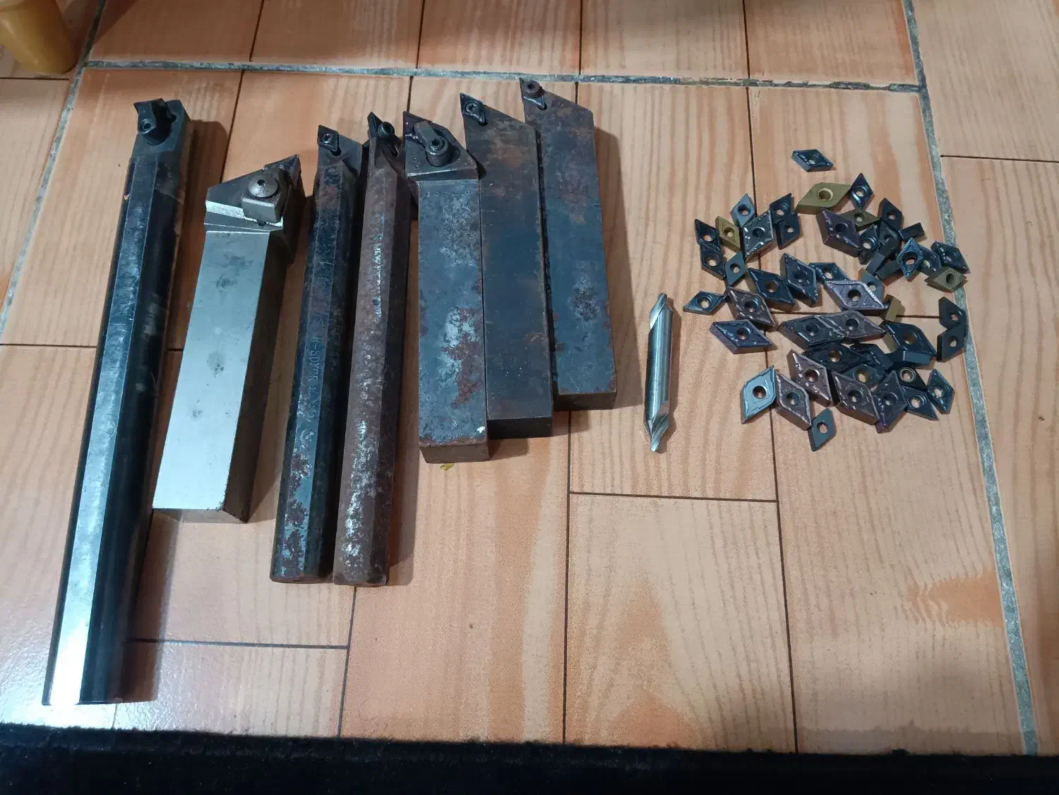 ابزارتراشکاری|ماشین‌آلات صنعتی|گنبد کاووس, |دیوار