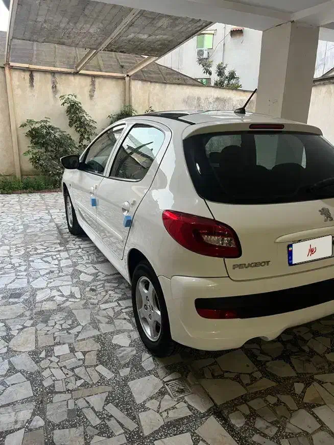 پژو۲۰۷دنده ای پاناروما فول مدل ۱۴۰۱|خودرو سواری و وانت|رشت, جهاد|دیوار