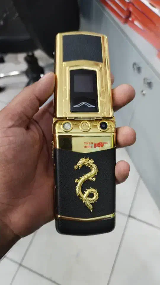 گوشی تاشو ورتو ریجستر شده پر طرفدار|موبایل|شیراز, زند|دیوار