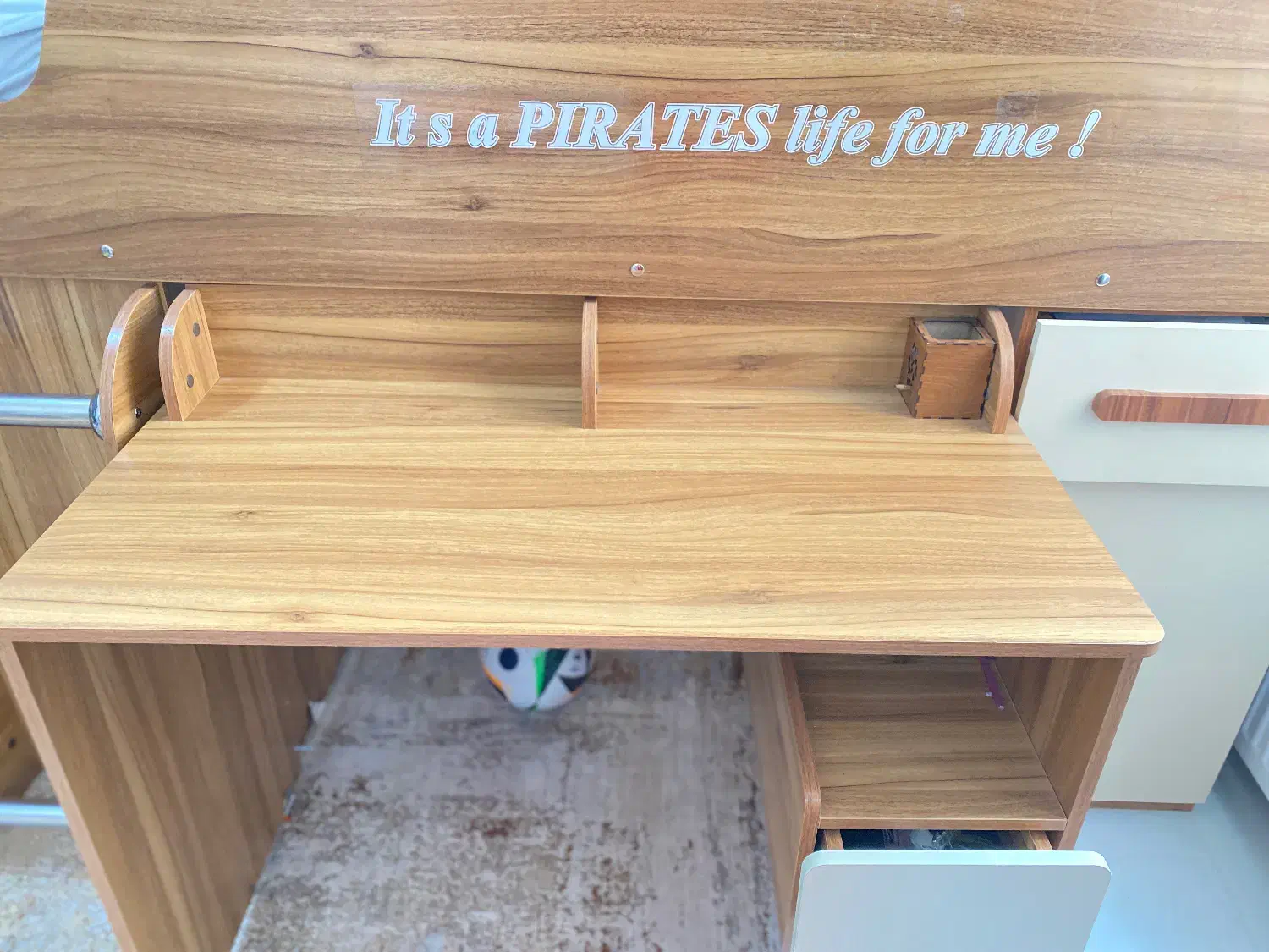 تخت نوجوانی|تخت و سرویس خواب|شیراز, خلیلی|دیوار