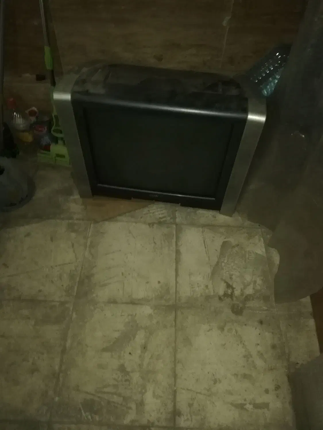 تلویزیون سونی کار کرده۲۹ اینچ|تلویزیون و پروژکتور|شیراز, شهرک گلدشت حافظ|دیوار