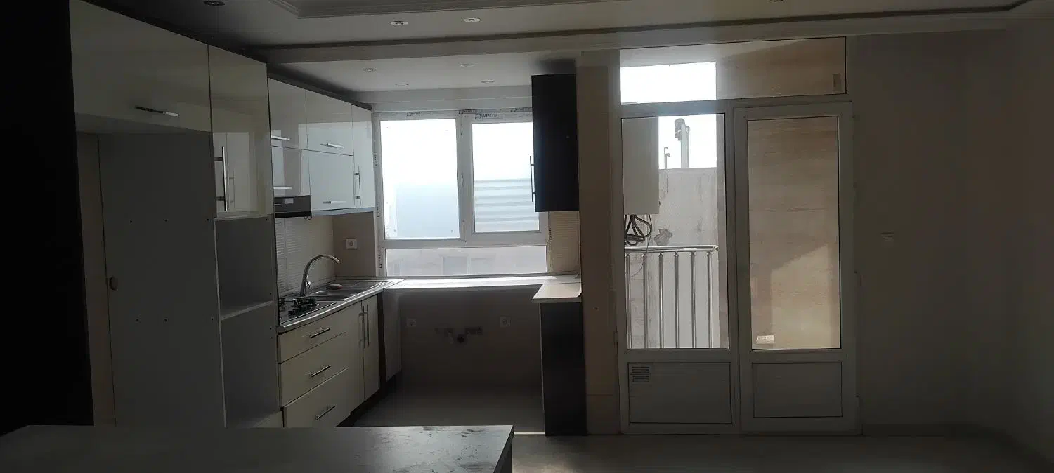 ۱۲۰ متر ، دو خوابه ، فول امکانات ، عادل و زرین