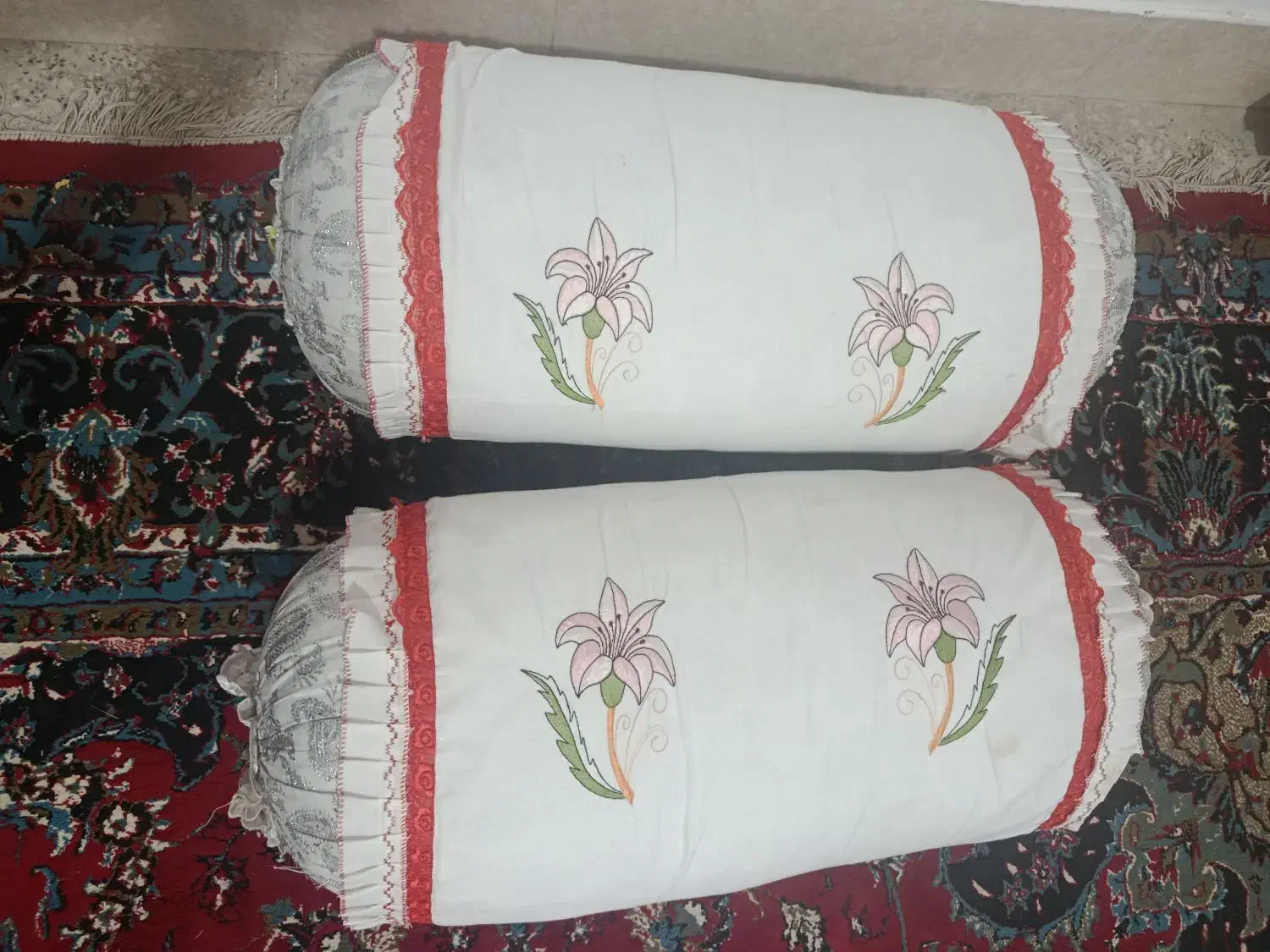 بالشت متکا|رختخواب، بالش، پتو|کوه چنار, |دیوار