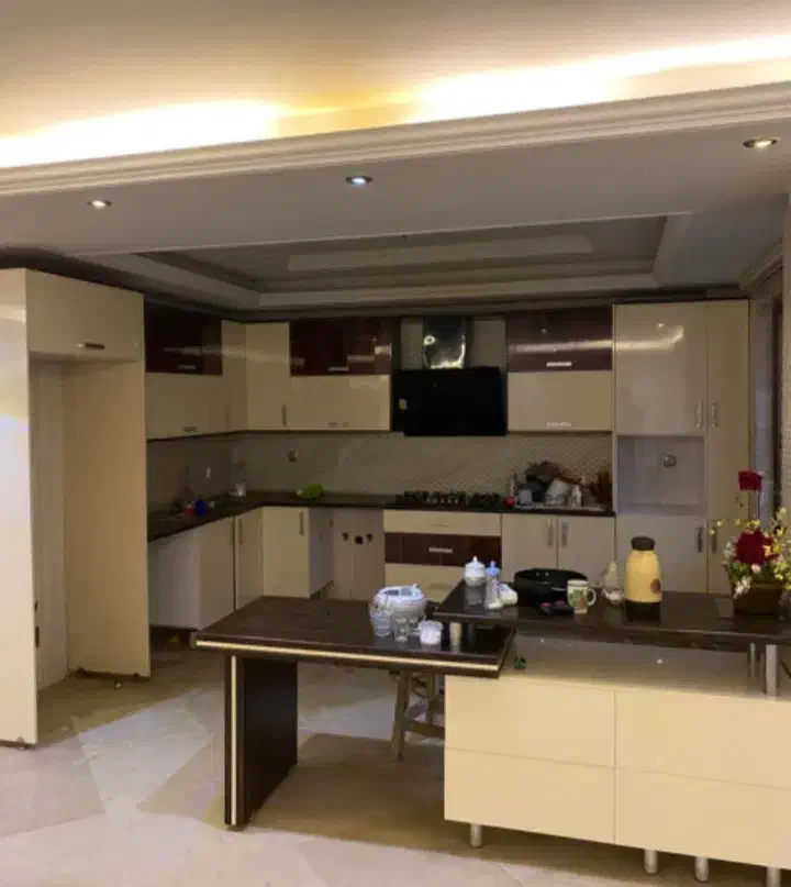 شمال جهان ارا ، ۱۴۰ متر ، ۲ خواب ، فول ، ۶ ساله