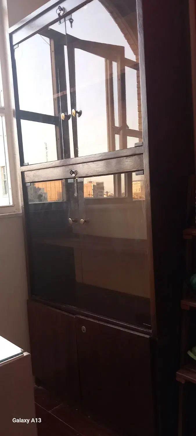 کتابخانه سالم شیشه دودی ولوستر مخمل ترک|کتابخانه، شلف، قفسههای دیواری|فردیس, فردیس|دیوار