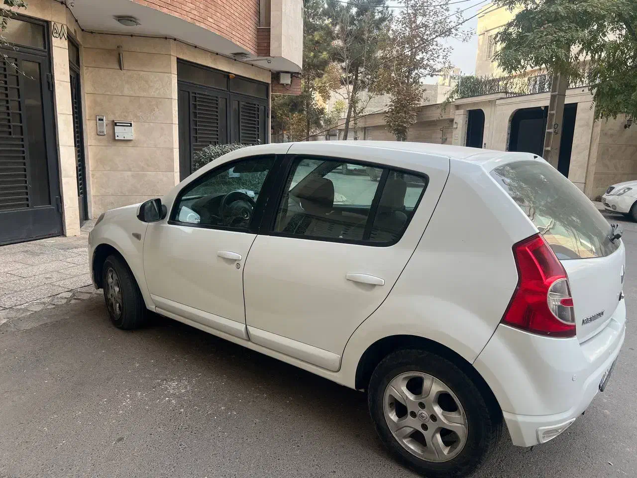 رنو ساندرو مدل ۹۵ اتومات|خودرو سواری و وانت|مشهد, رضاشهر|دیوار