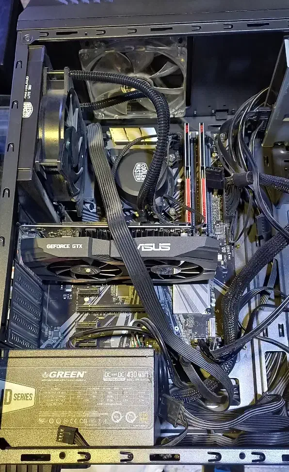 کیس گیمینگ حرفه ای|رایانه رومیزی|تهران, فلسطین (میدان انقلاب)|دیوار