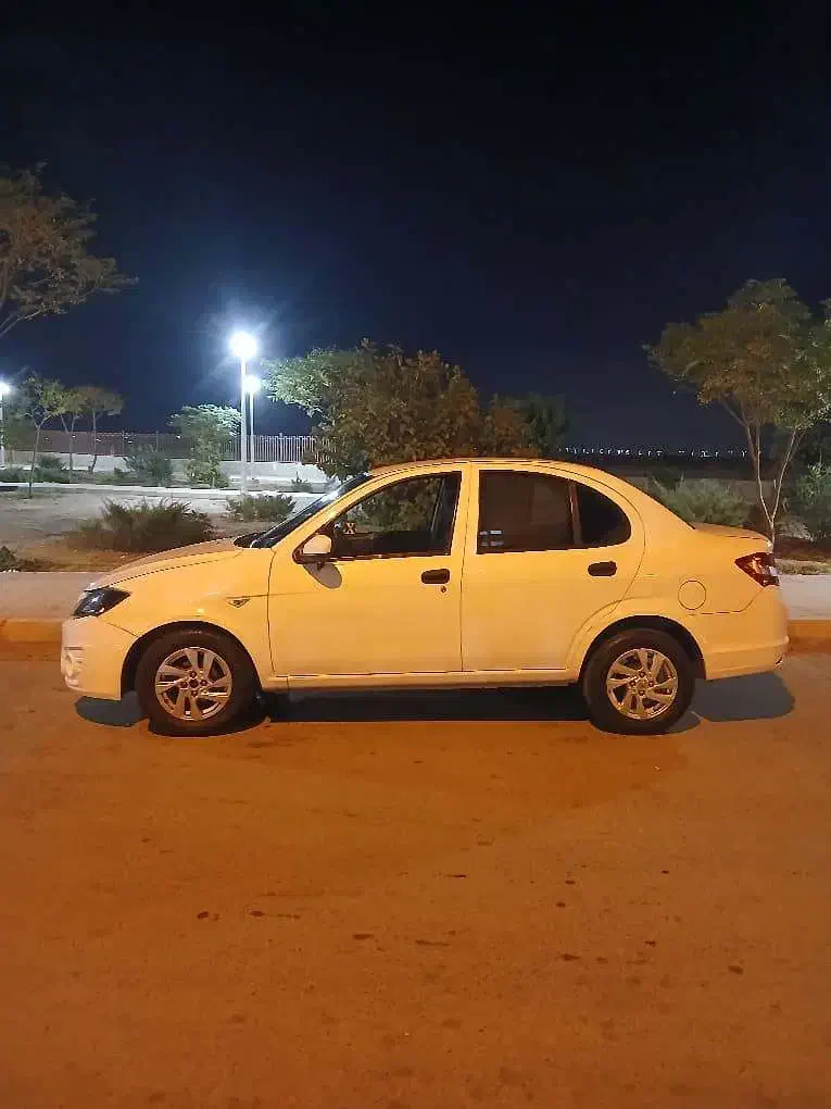 ساینا سفید مدل ۹۷|خودرو سواری و وانت|اصفهان, قهجاورستان|دیوار