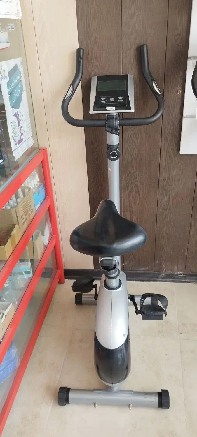 کپسول اکسیژن ۱۰ لیتری آلومینیومی.دوچرخه ثابت|آرایشی، بهداشتی، درمانی|زرقان, |دیوار