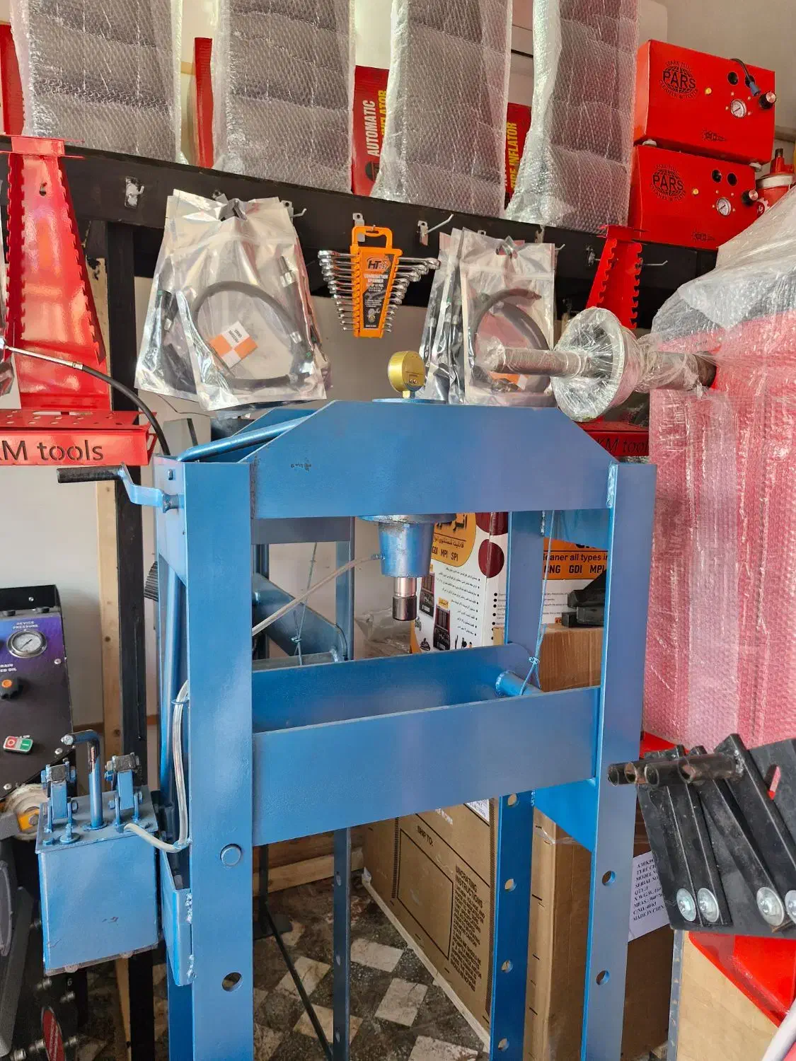 پرس ۲۵تن دستی|ماشینآلات صنعتی|رشت, هلال احمر|دیوار