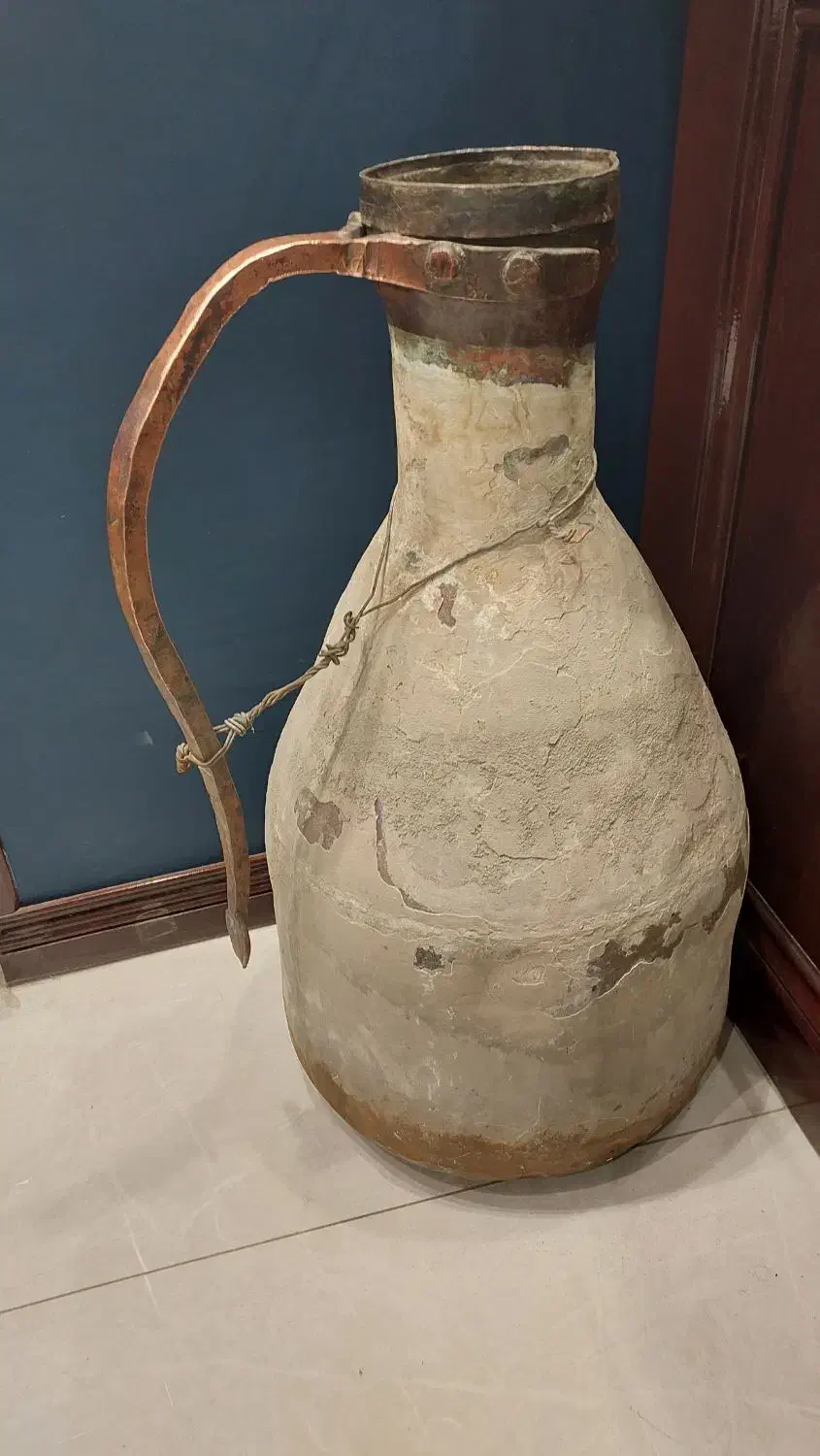 پارچ مسی گلاب گیری بزرگ|کلکسیون اشیاء عتیقه|کاشان, بازار کاشان|دیوار