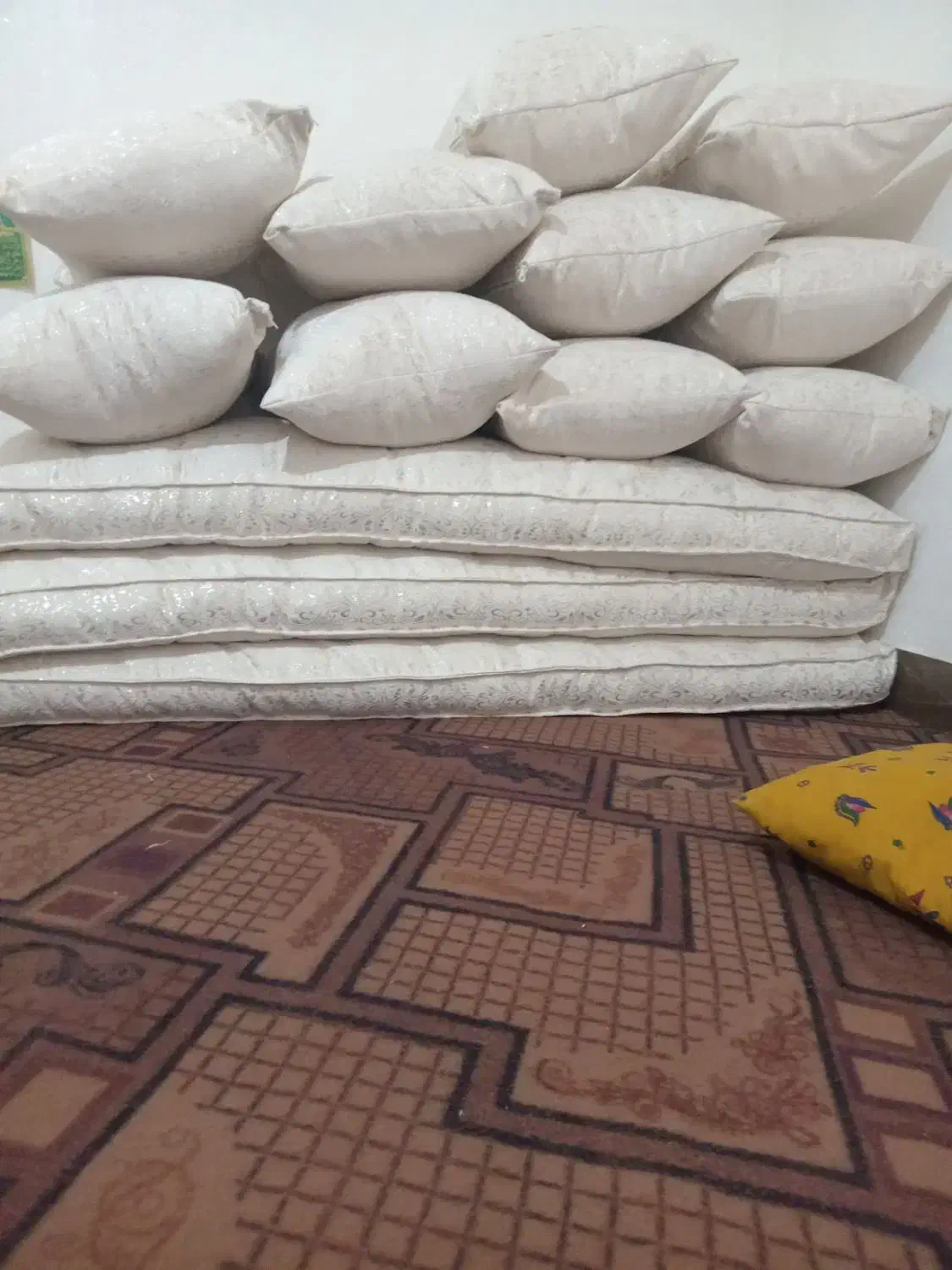 ریه متکا بالشت|رختخواب، بالش، پتو|منج, |دیوار