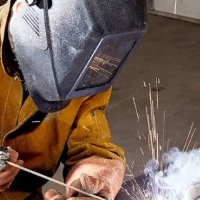 جوشکاری رابیتس دیوار برشی با تفنگ روی بتن نبشی کشی|خدمات پیشه و مهارت|بیرجند, |دیوار