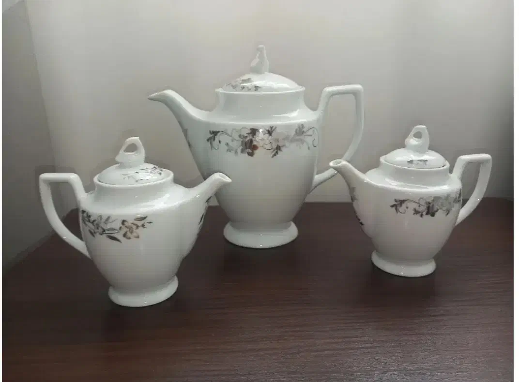 قوری چینی|قوری، کتری، قهوه‌ساز دستی|بروجرد, |دیوار