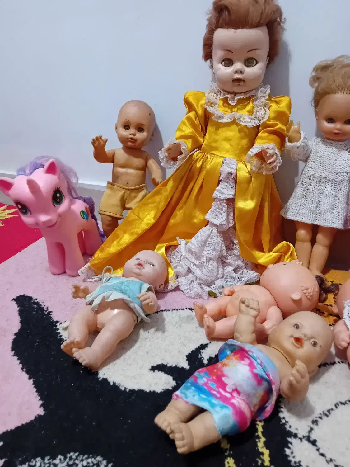 تعدادی عروسک دخترانه|اسباببازی|تهران, جوادیه|دیوار