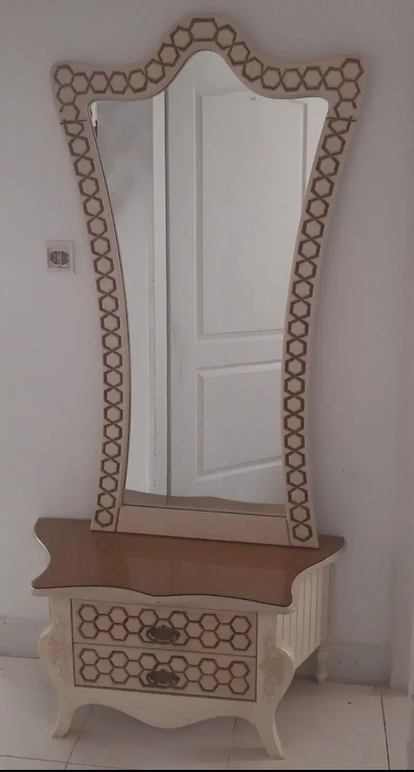 آیینه|آینه|نهاوند, |دیوار