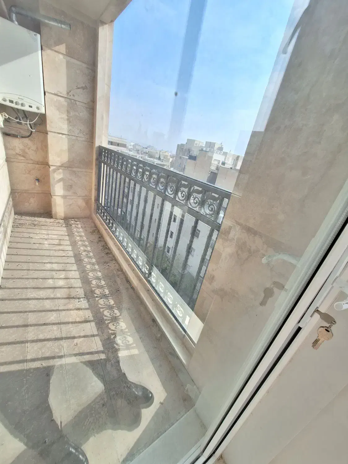 ۱۳۷‌متر/۳‌خواب/نوساز/ویو جذاب/محل‌دنج ظفر