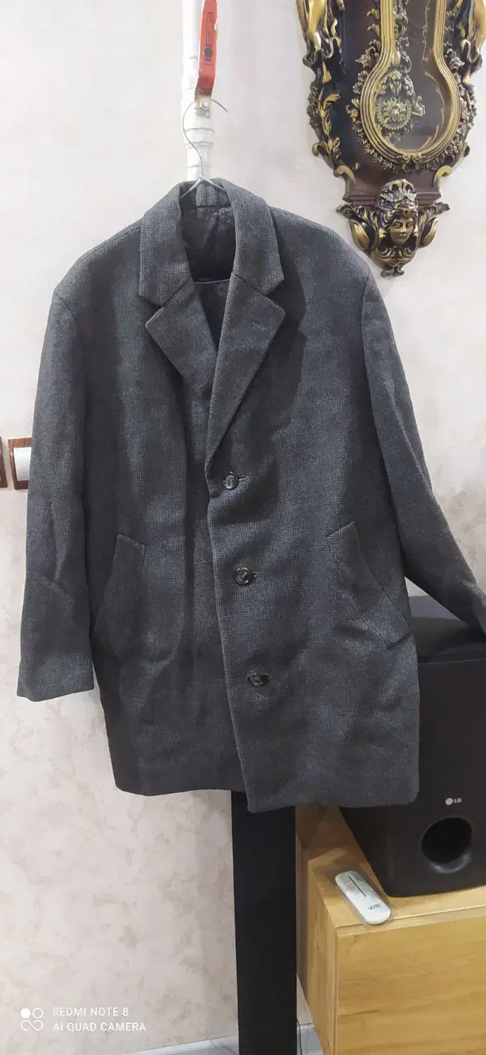 پالتو|لباس|فولادشهر, B6|دیوار