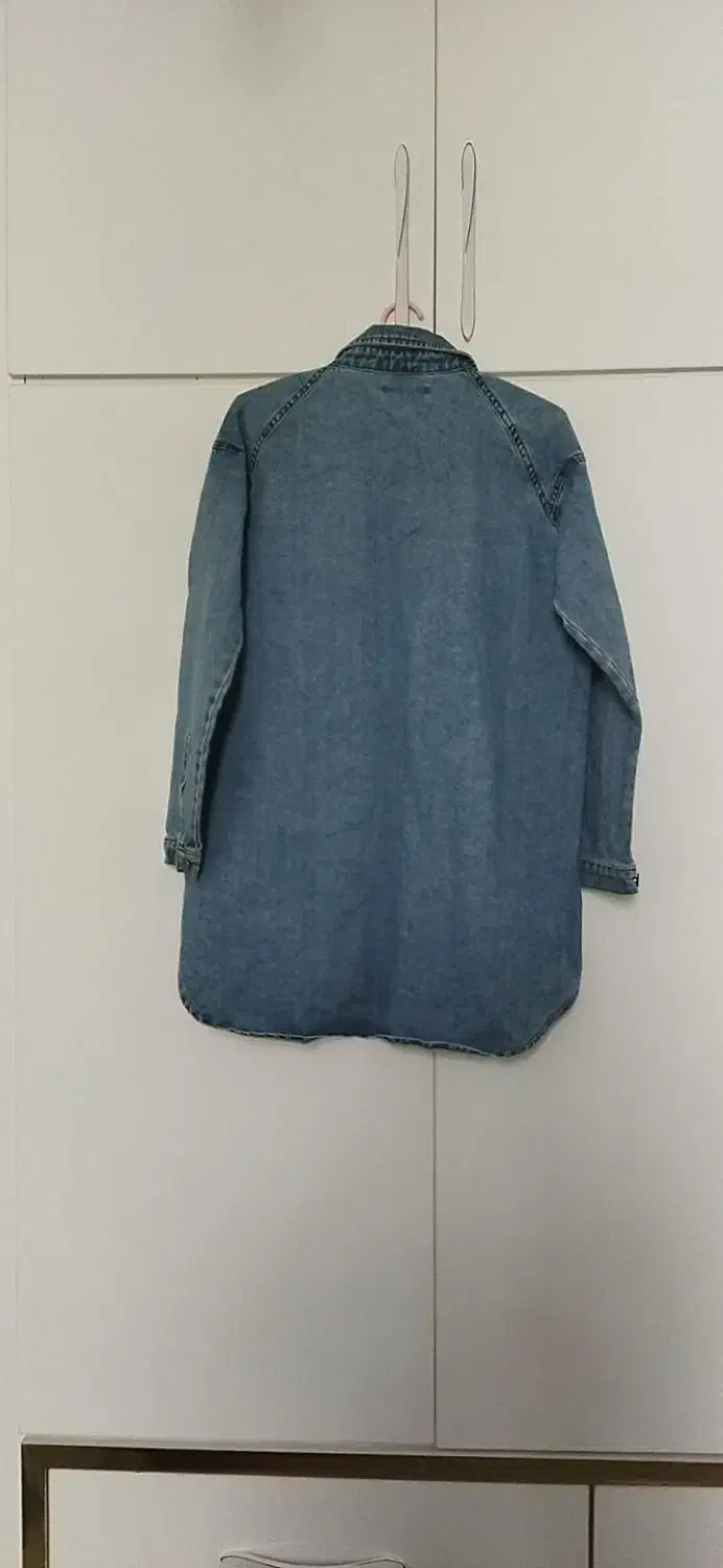 مانتو جین|لباس|خورموج, |دیوار