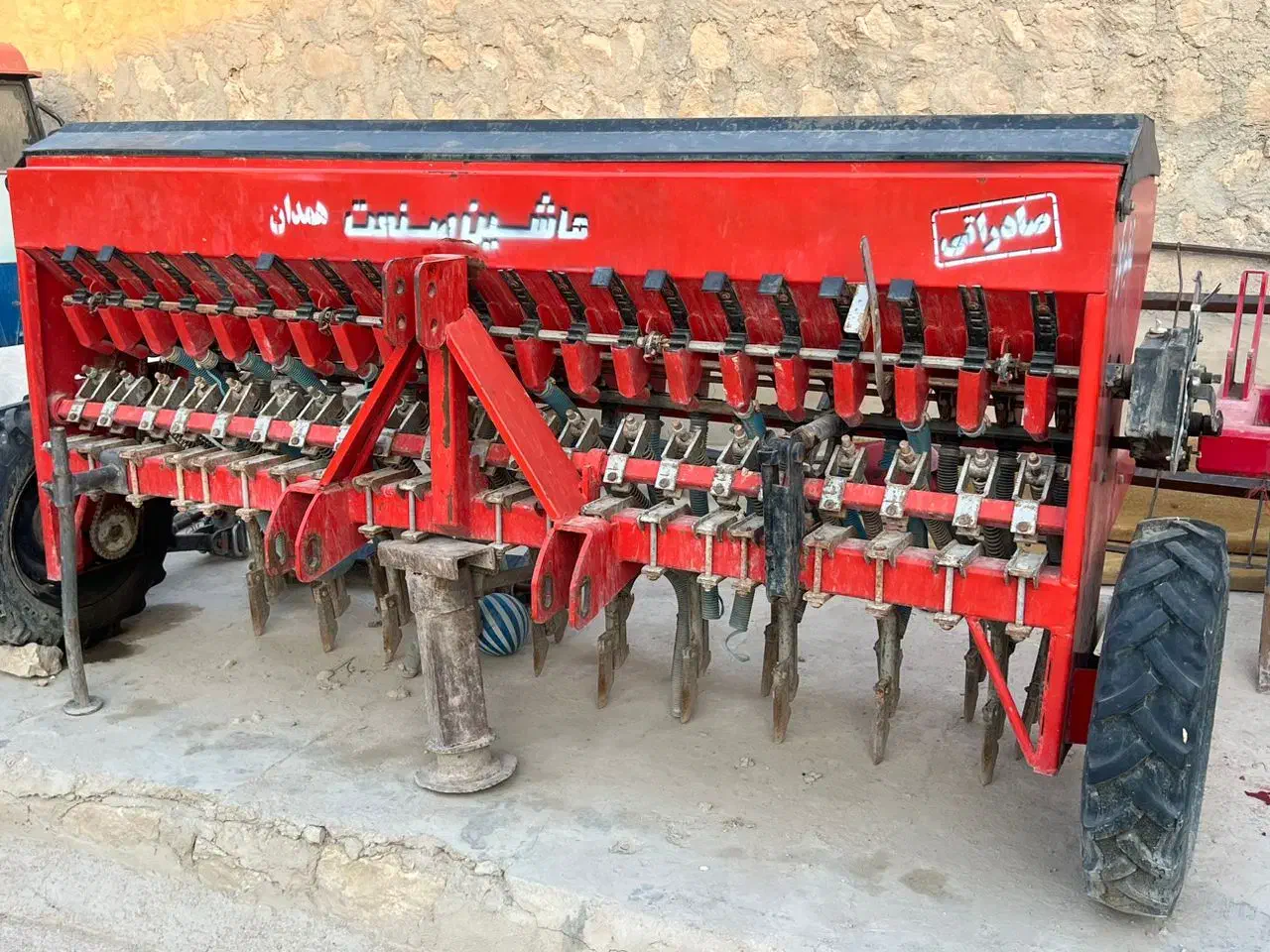 ادوات کشاورزی|ماشینآلات صنعتی|محمله, |دیوار