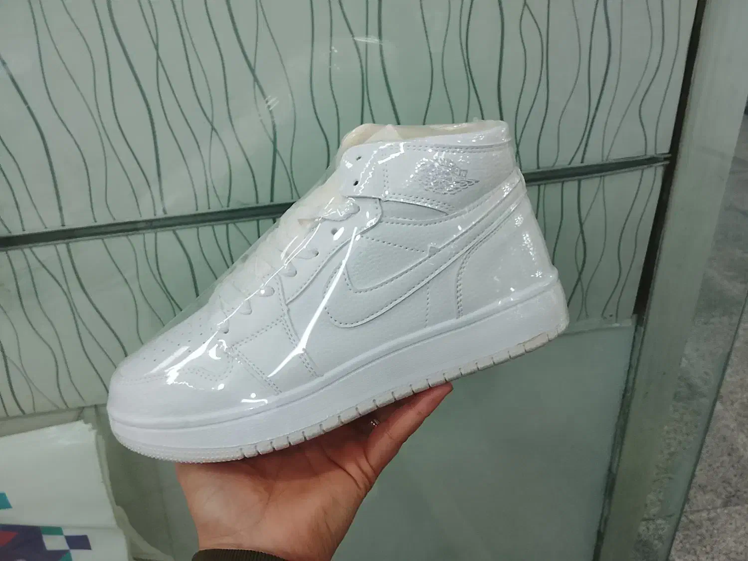 نایک جردن ساقدار و بدون ساق|کیف، کفش، کمربند|شیراز, سیاه سنگ|دیوار