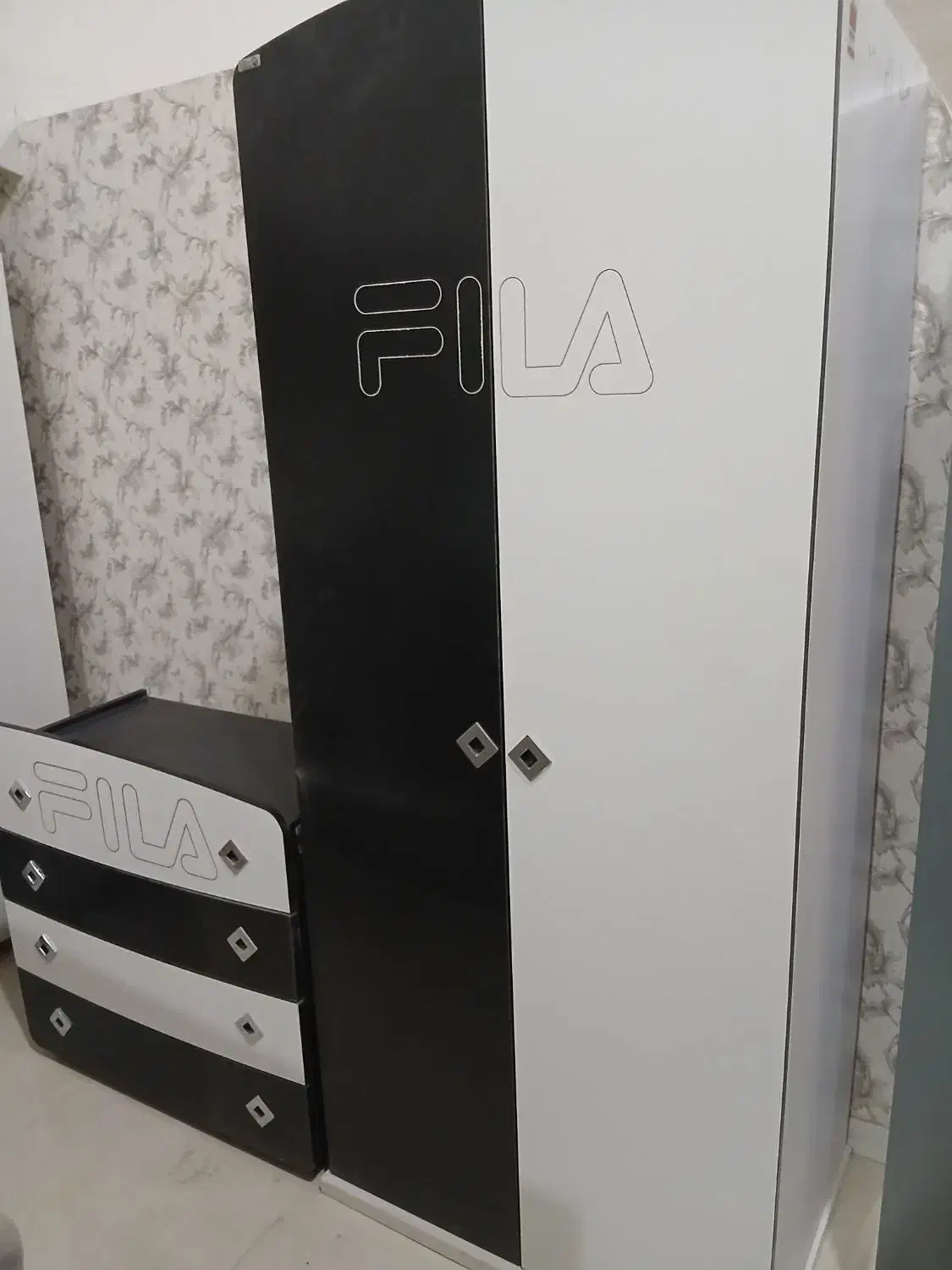 کمد و دراور|جاکفشی، کمد، دراور|سبزوار, قصبه غربی|دیوار