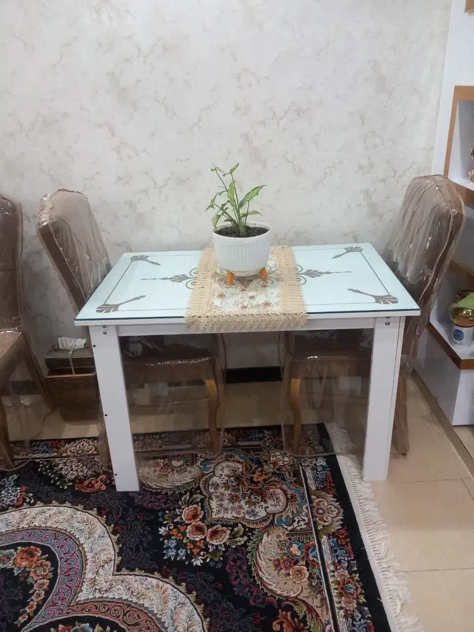 میز|میز و صندلی غذاخوری|فولادشهر, مسکن مهر فولادشهر|دیوار