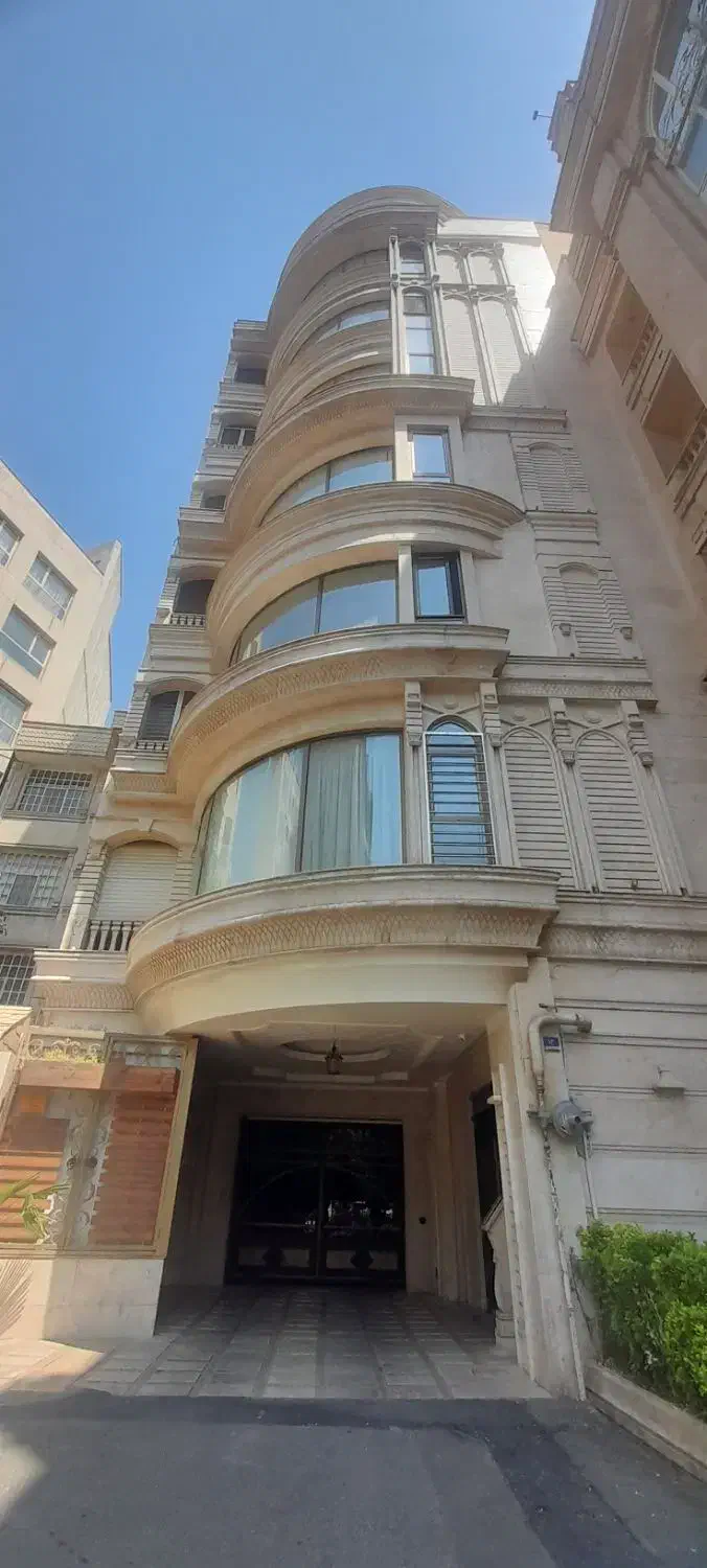 ۲۴۰ متر ۳ خوابه در کامرانیه فول مشاعات