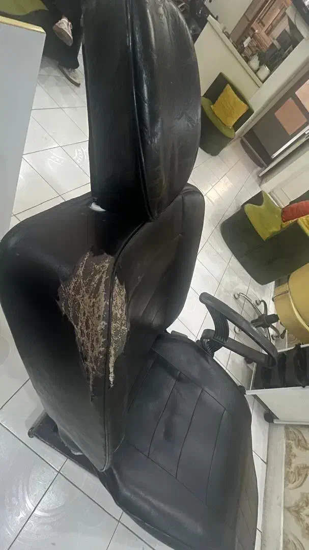 صندلی اصلاح|آرایشگاه و سالن‌های زیبایی|رشت, منظریه|دیوار