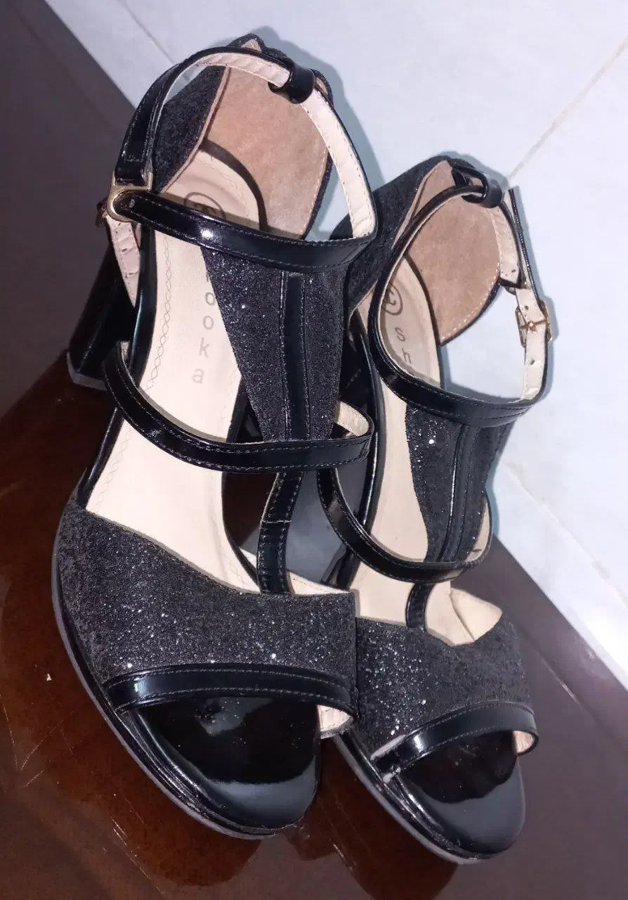 مجلسی کفش|کیف، کفش، کمربند|ری, عباس‌آباد|دیوار