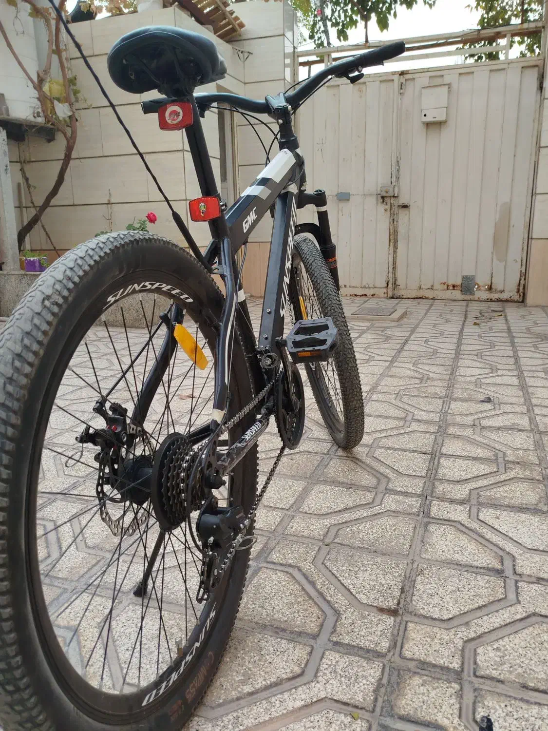 دوچرخه|دوچرخه، اسکیت، اسکوتر|تربت جام, میان جام|دیوار