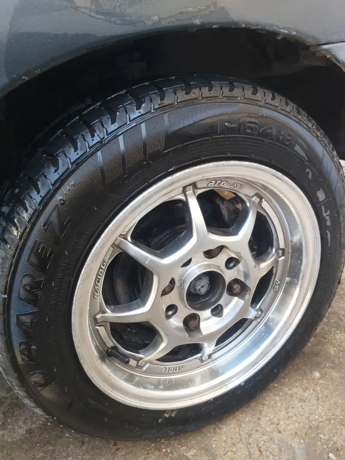 لاستیک با رینگ پرایدی|قطعات یدکی و لوازم جانبی|شیراز, بالا کفت|دیوار