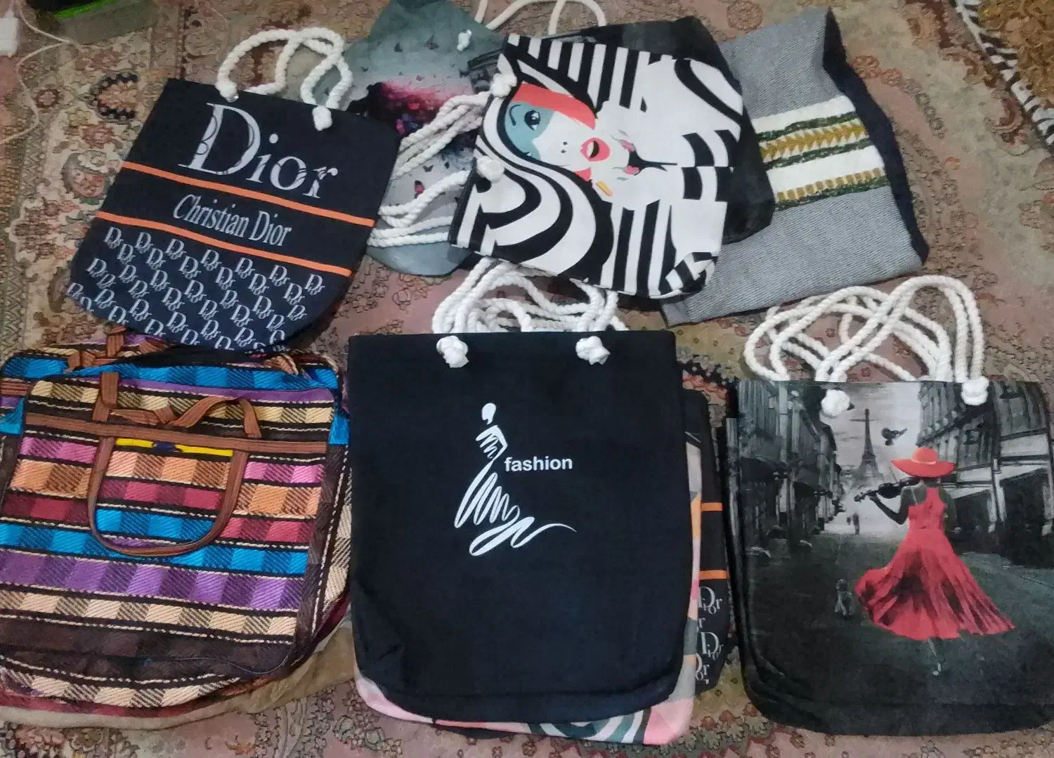 تعدادی ساک|کیف، کفش، کمربند|ملارد, |دیوار