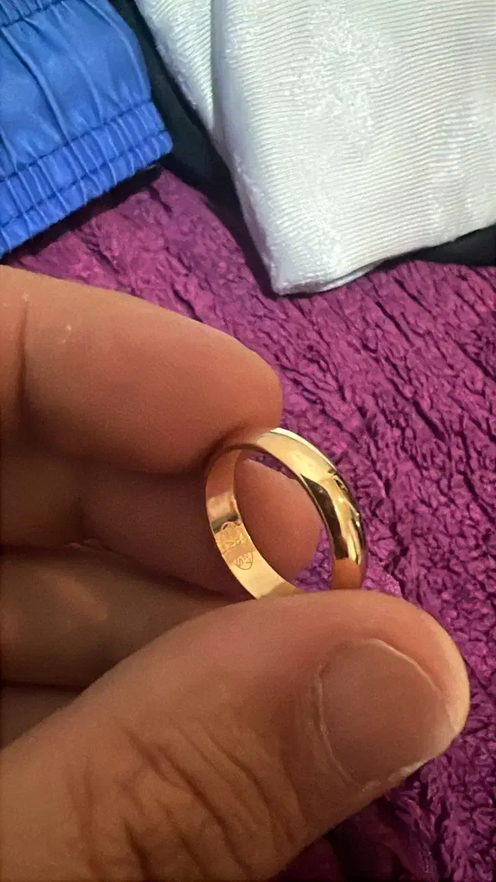 طلادرحدنوتمیزتمیززیاداستفاده نشده|جواهرات|اهواز, کمپلو جنوبی|دیوار