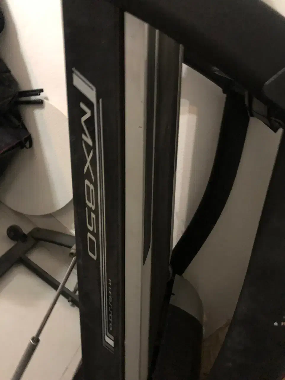 تردمیل|تجهیزات ورزشی|نور, |دیوار