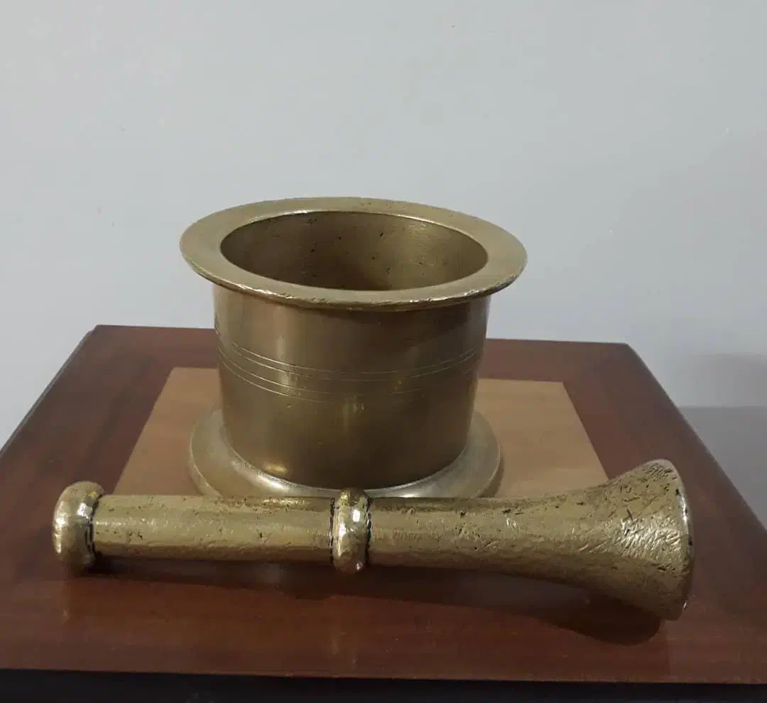 هاونگ برنجی و عتیقه|کلکسیون اشیاء عتیقه|تبریز, |دیوار